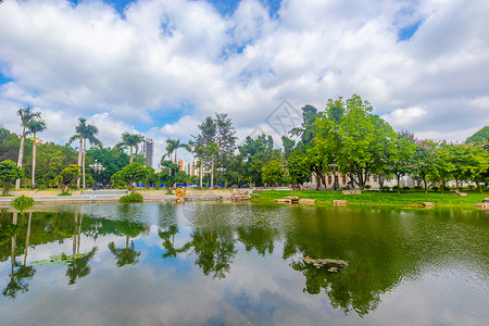 大学校园风光背景图片