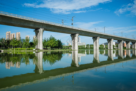 高铁建设高铁倒影背景