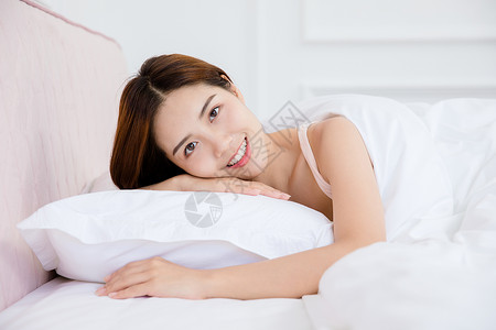 美女居家睡眠图片