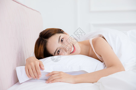 美女居家睡眠图片