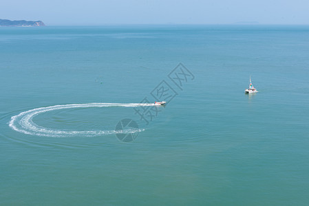 游艇小船烟台蓬莱海滨风光背景