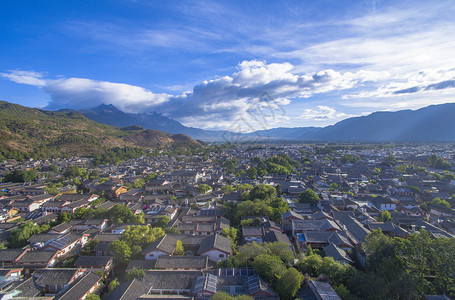 大气丽江束河古镇全景背景图片