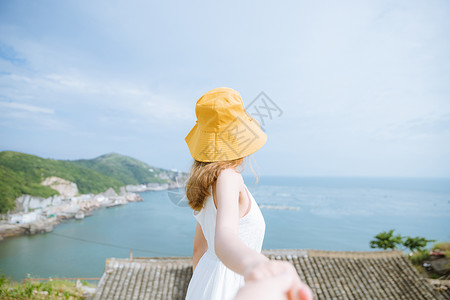 夏天可爱圆帽子夏日海边清新美女背景