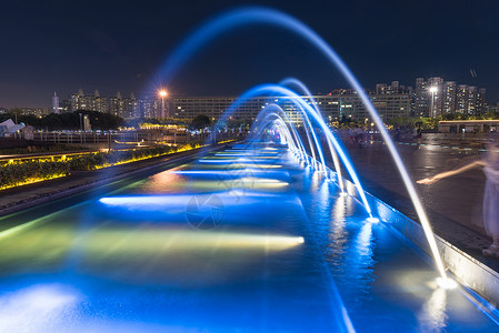 深圳宝安区海滨广场喷泉夜景高清图片