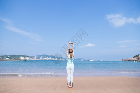 海边夏日美女运动背景图片