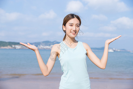 夏日海边运动可爱美女图片