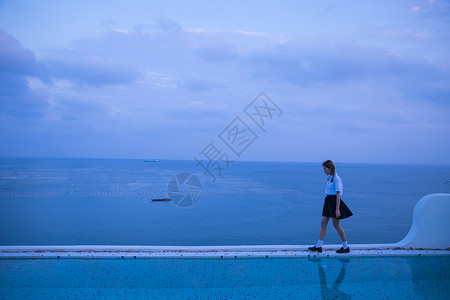 夏日海边黄昏学生图片