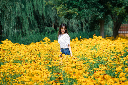 花海女孩写真图片