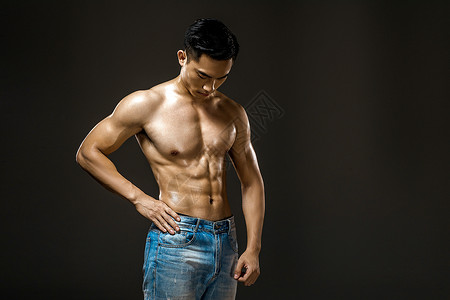站姿训练运动男性肌肉展示背景