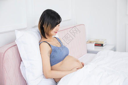 孕妇休息背景图片