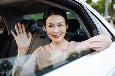 车内听音乐车内女乘客背景