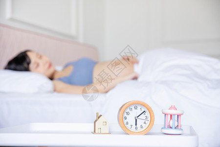 孕妇闹钟时间图片