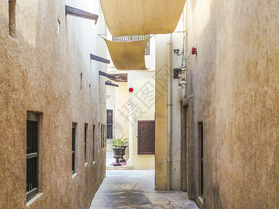 无人的街道迪拜历史街区狭窄的小巷背景