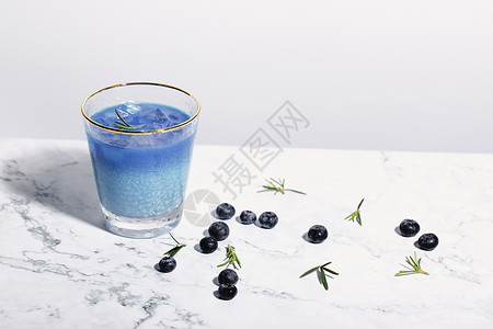 蓝色冰饮蓝莓饮料背景