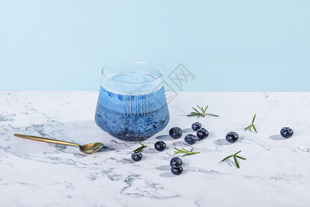 蓝莓饮料鸡尾酒橄榄高清图片