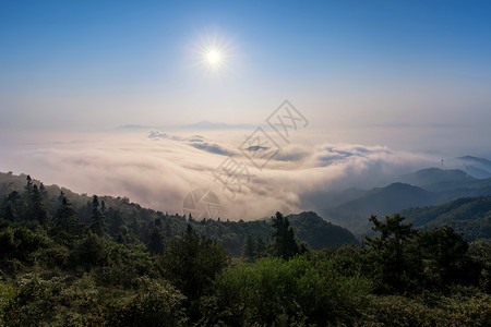 大悟湖北孝感三爪山的日出云海背景