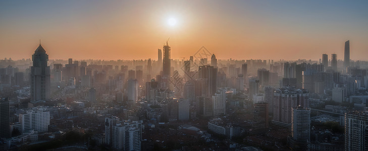 夜景天台黄昏中的城市天际线背景