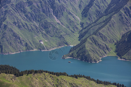 天山天池风景背景