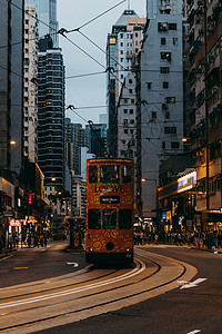 香港街头的叮叮车背景图片