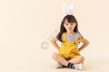 儿童插画兔子小女孩坐在地上玩背景