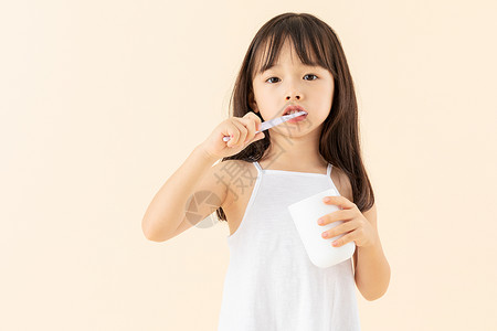 爱吃糖小女孩小女孩在刷牙背景
