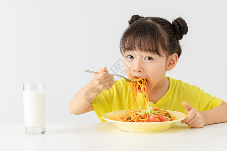 饮食不均衡小女孩吃早餐背景