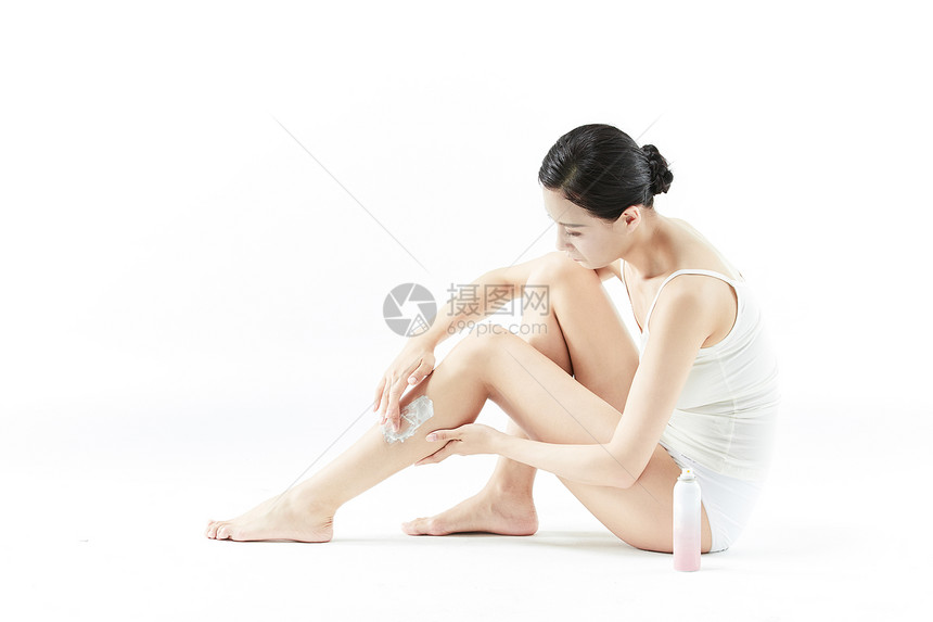 女性小腿擦拭脱毛膏图片