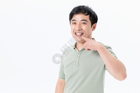中年男性牙齿健康图片