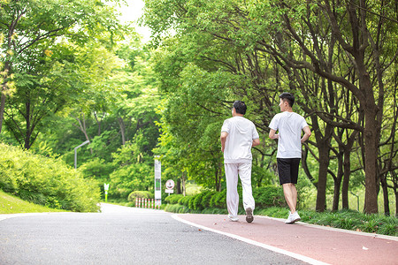 惬意男人父子户外运动跑步背景