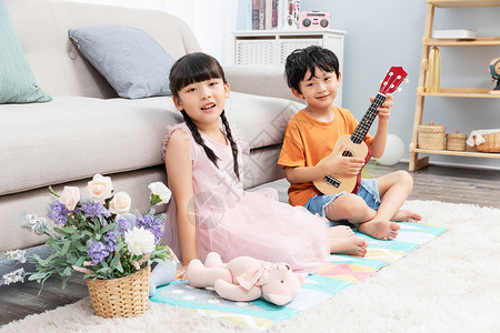 弹吉他小女孩儿童暑假居家弹吉他背景