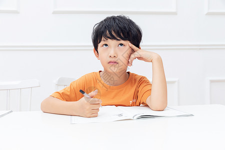 暑假作业帮儿童做暑假作业背景