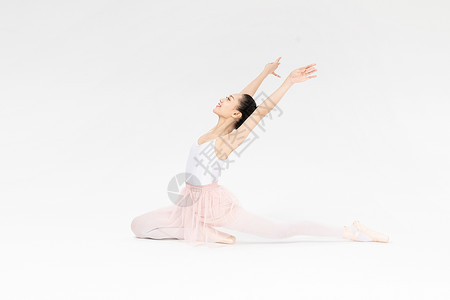 年轻美女芭蕾舞坐姿图片