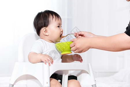 喂食宝宝儿童椅喂食椅高清图片