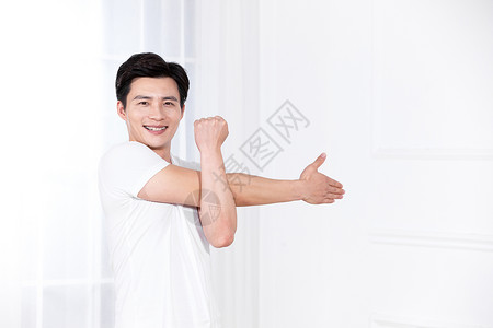 男性室内手臂锻炼图片
