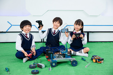 实验室儿童小朋友们一起做机器人背景