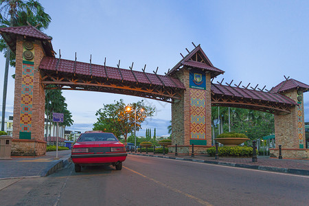 马来西亚亚庇市府传统牌坊图片