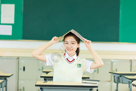 清纯高中少女活力可爱形象背景图片