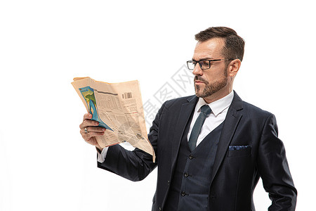 外国商务男性看报纸图片