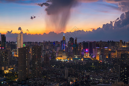 大风天气城市夜景建筑风光图片