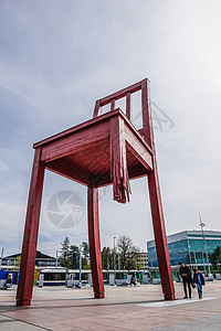 人道主义瑞士日内瓦联合国断椅地标雕塑背景