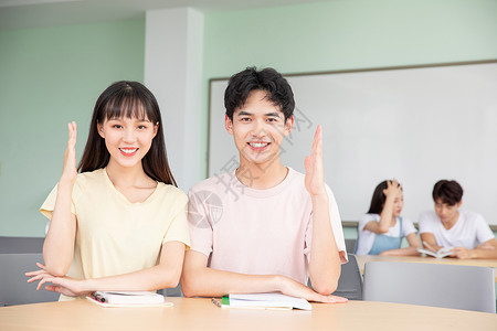 大学生学习举手图片