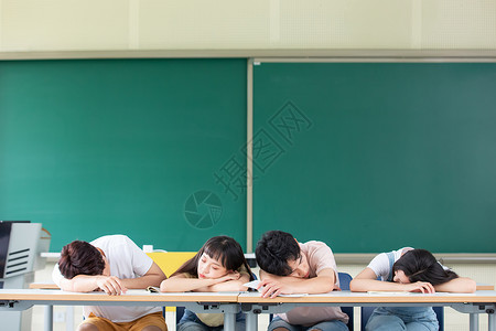 大学生教室睡觉休息图片