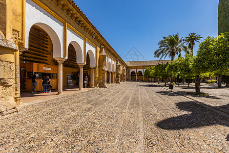 西班牙科尔多瓦大清真寺外观高清图片