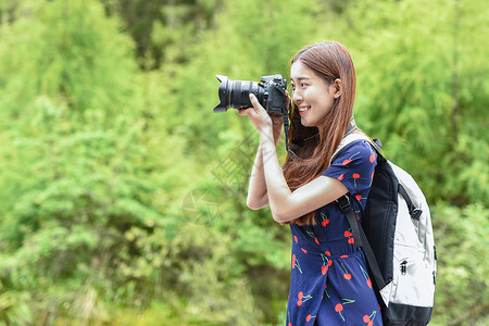 穿裙子的女孩户外摄影女孩背景