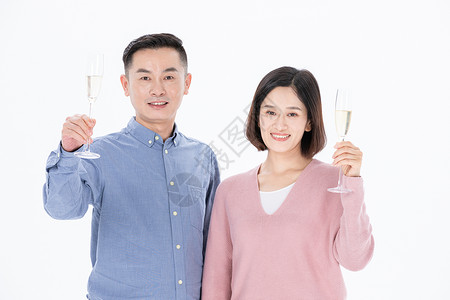 中年夫妇喝香槟图片