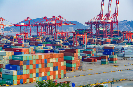 上海航运洋山深水港自动化集装箱码头背景