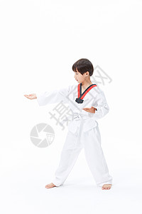 小男孩练跆拳道图片