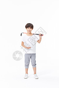 小男孩手拿高尔夫球杆背景图片