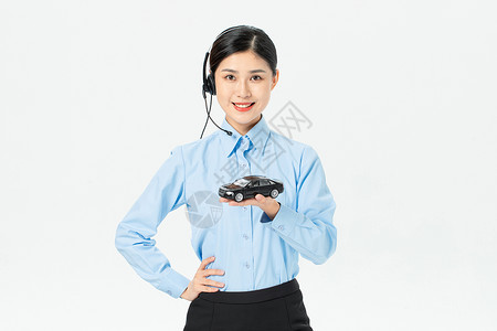 游戏客服商务女性拿小汽车背景