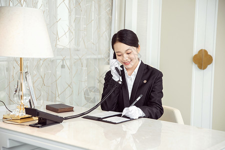 酒店服务贴身管家接电话记录高清图片